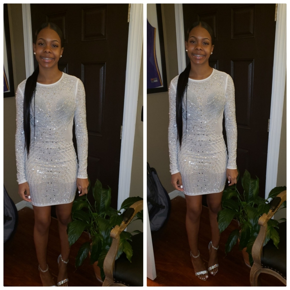 Dress - Picture 4 of 4